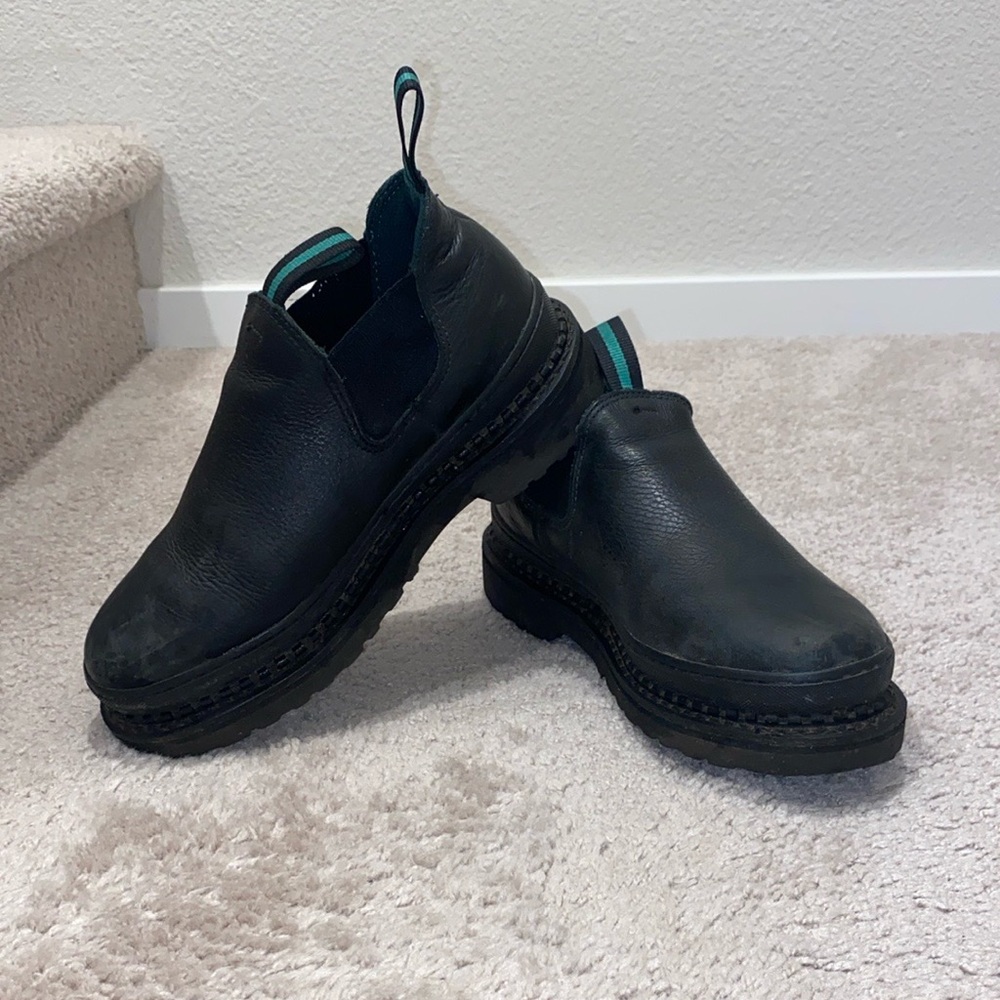 Women’s black Romeo’s